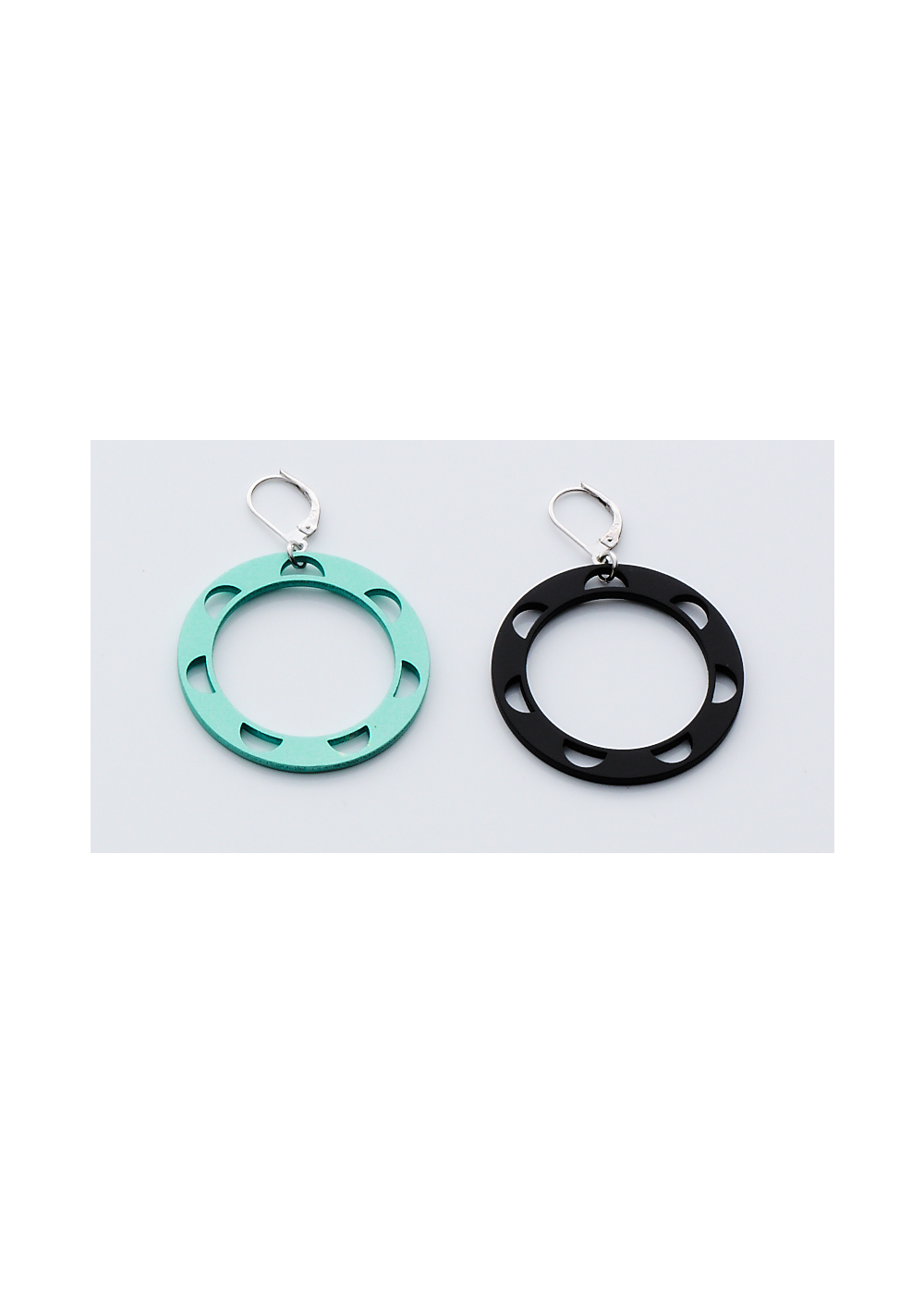 Disk Small Earring Half Circle